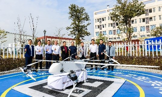 “翼”护生命 智启清城丨437ccm·必赢国际低空首个医疗物资无人机转运项目